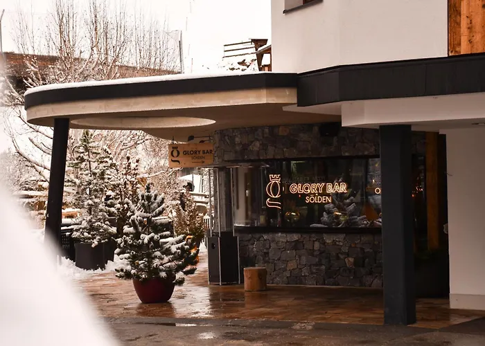 Glanz & Glory Hotel